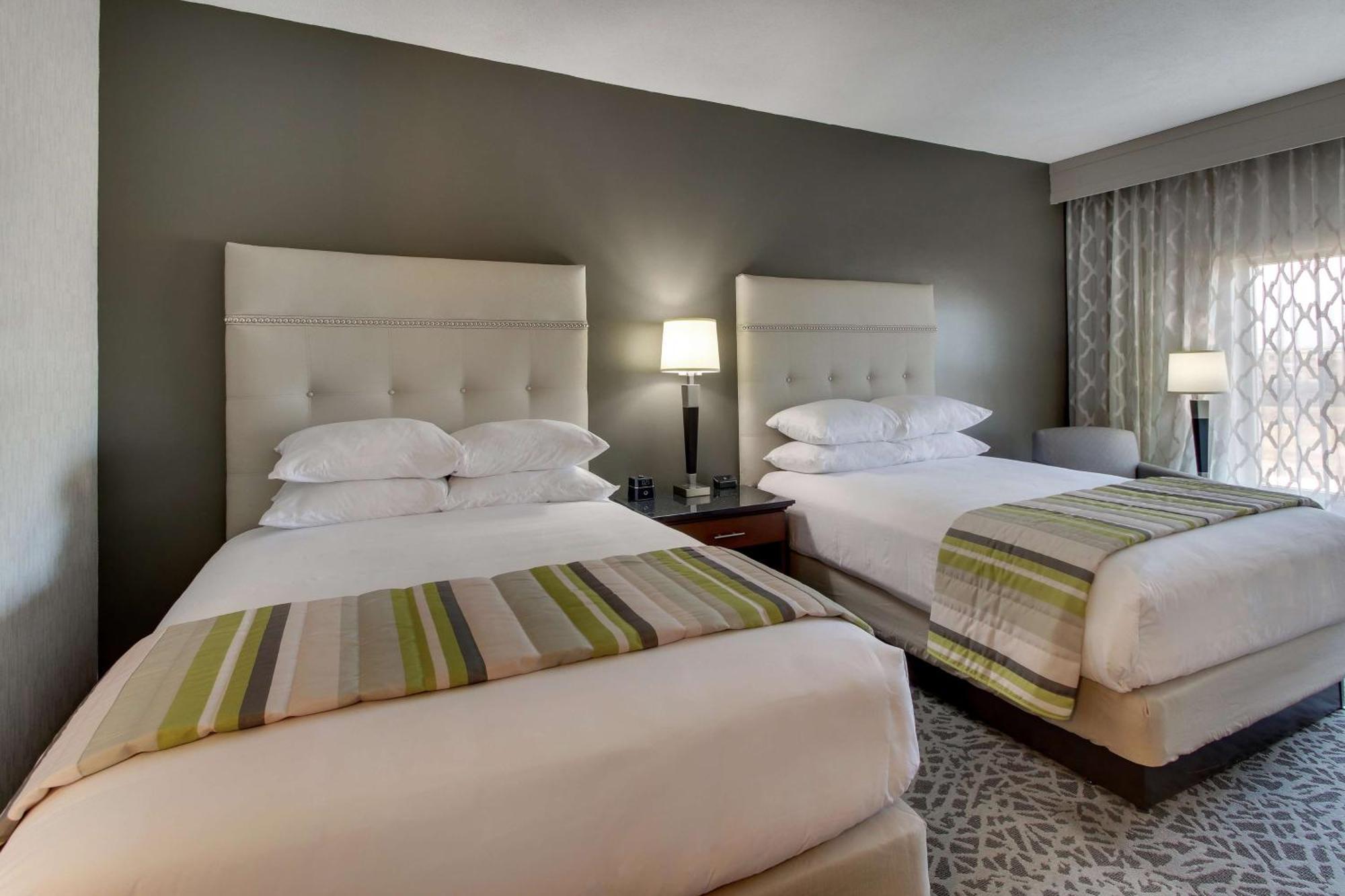 Drury Inn & Suites Cleveland Бичвуд Экстерьер фото