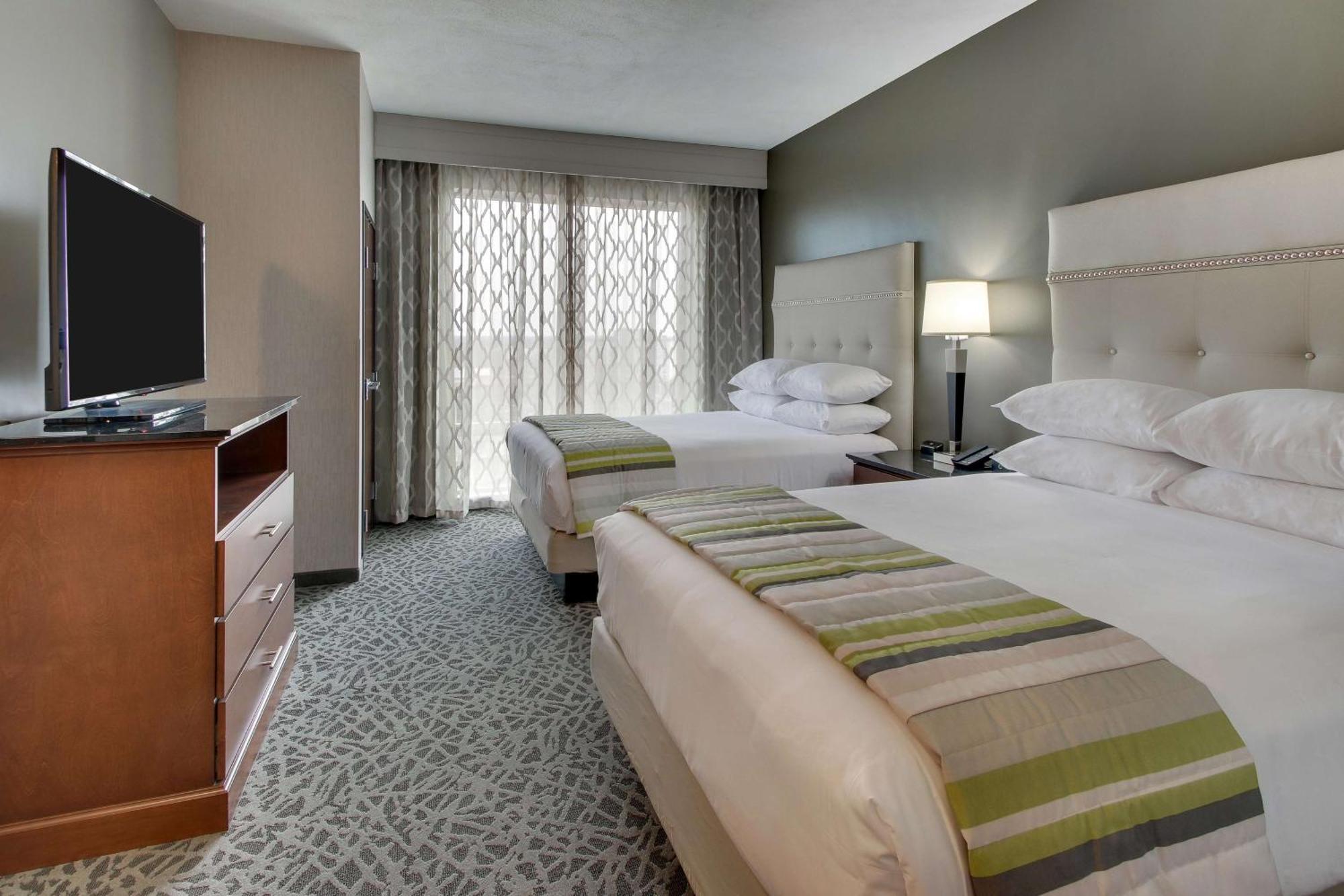 Drury Inn & Suites Cleveland Бичвуд Экстерьер фото