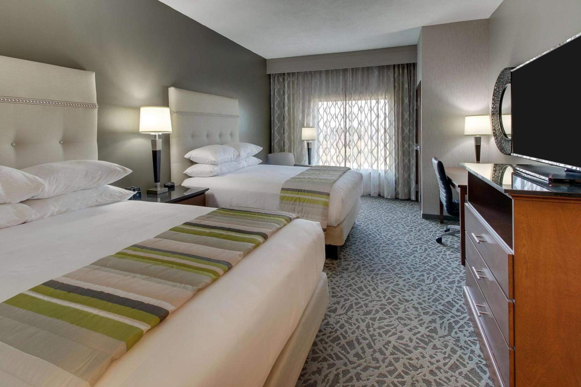 Drury Inn & Suites Cleveland Бичвуд Экстерьер фото