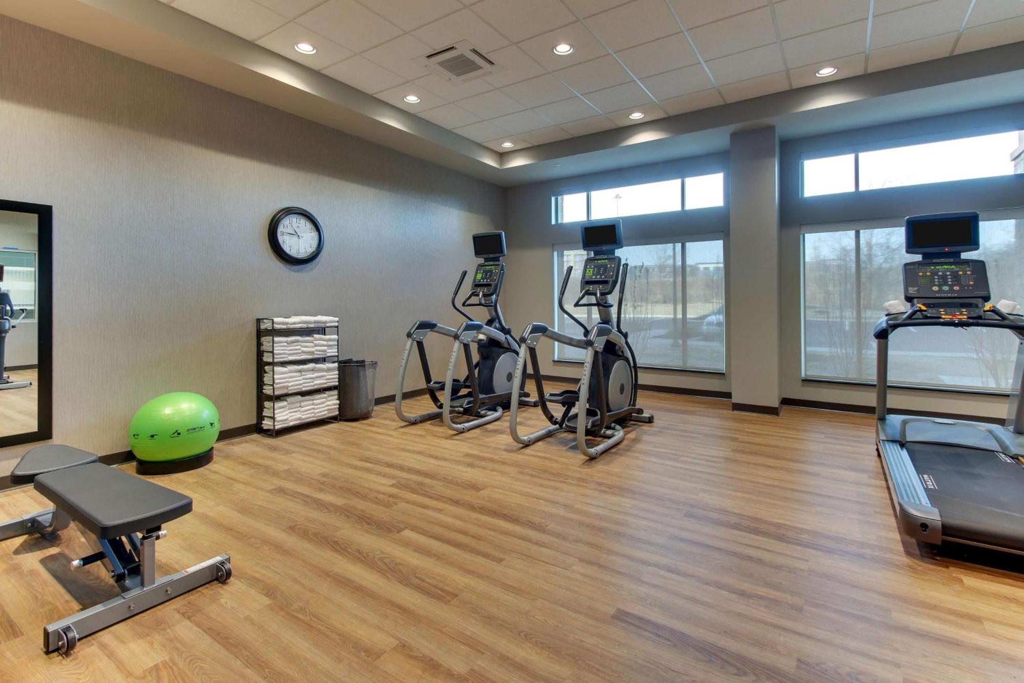 Drury Inn & Suites Cleveland Бичвуд Экстерьер фото