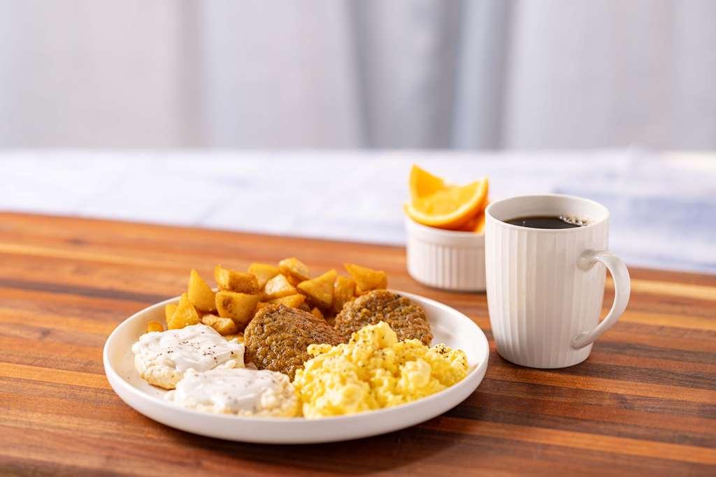 Drury Inn & Suites Cleveland Бичвуд Ресторан фото